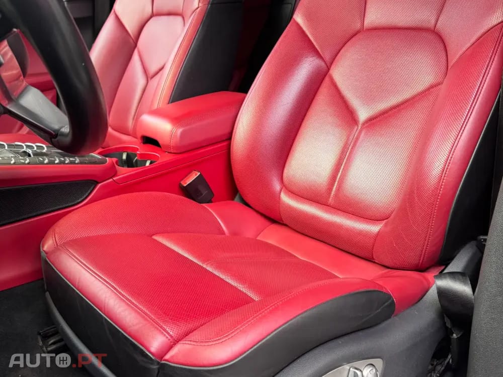 Porsche Macan Turbo Performance Package