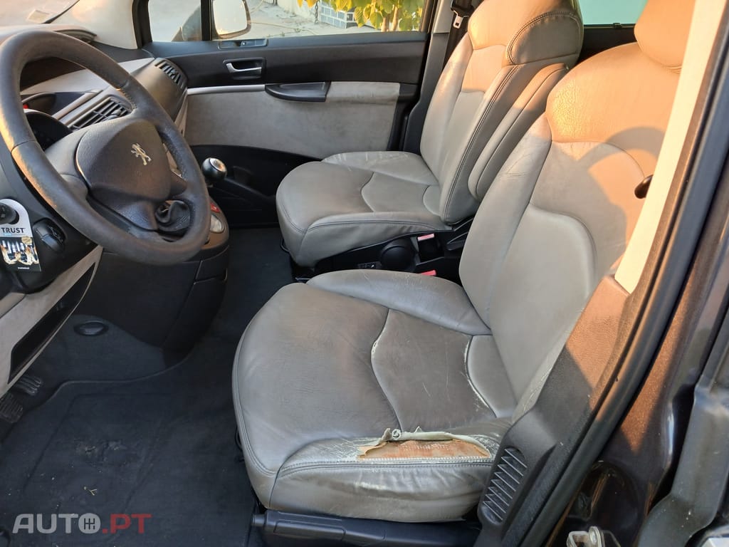 Peugeot 807 2.2 HDI