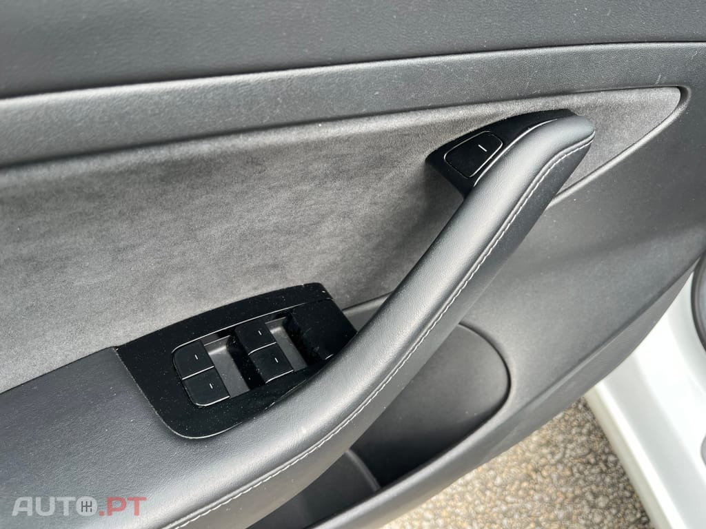 Tesla Model 3 Tração Traseira