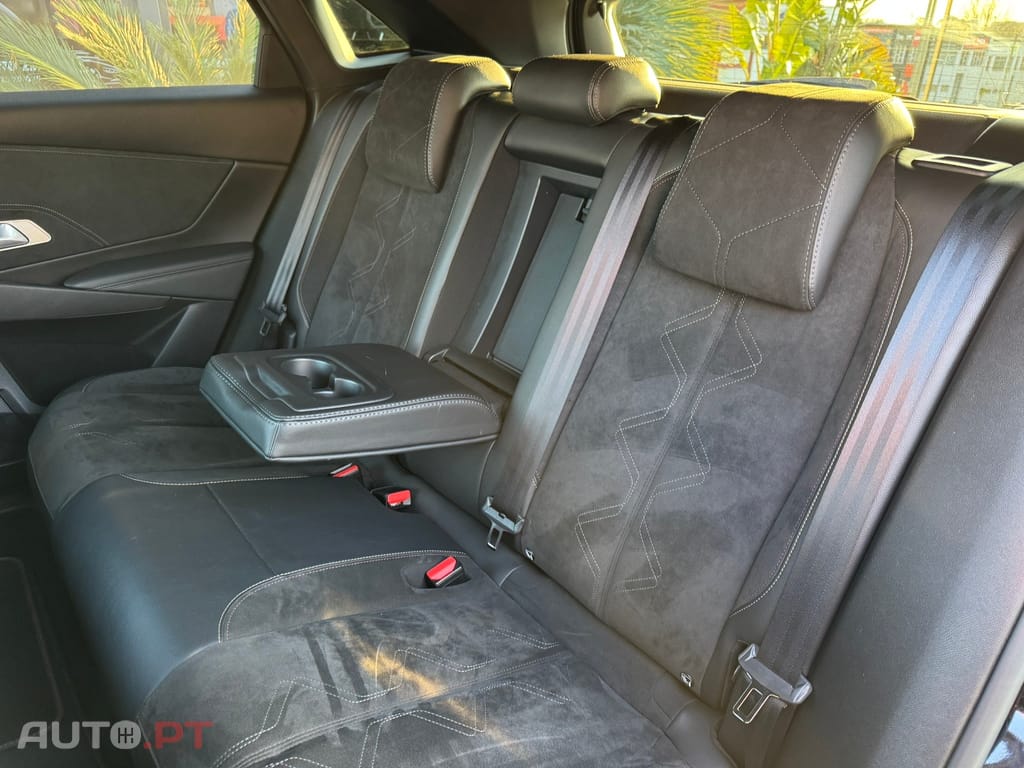 DS DS7 Crossback E-Tense Performance Line EAT8