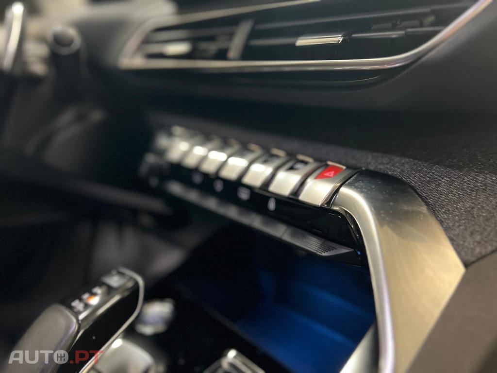 Peugeot 3008 1.6 Hybrid Allure Pack e-EAT8