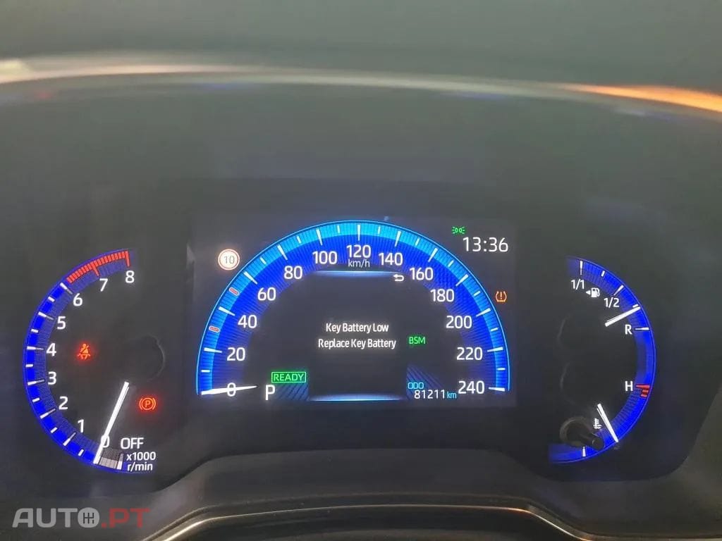 Toyota Corolla Touring Sports 2.0 Hybrid Luxury Black