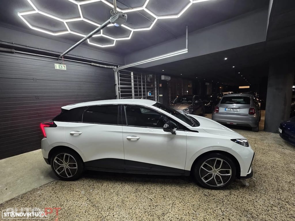 MG MG4 64 kWh Luxury