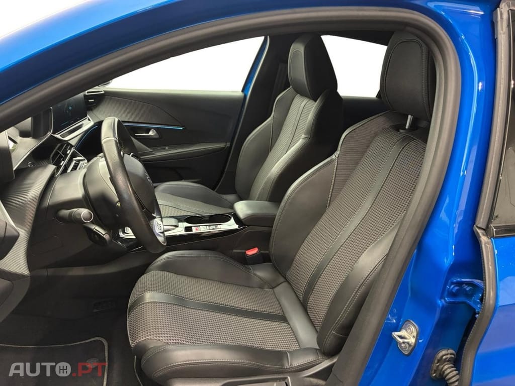 Peugeot E-208 50 kWh GT