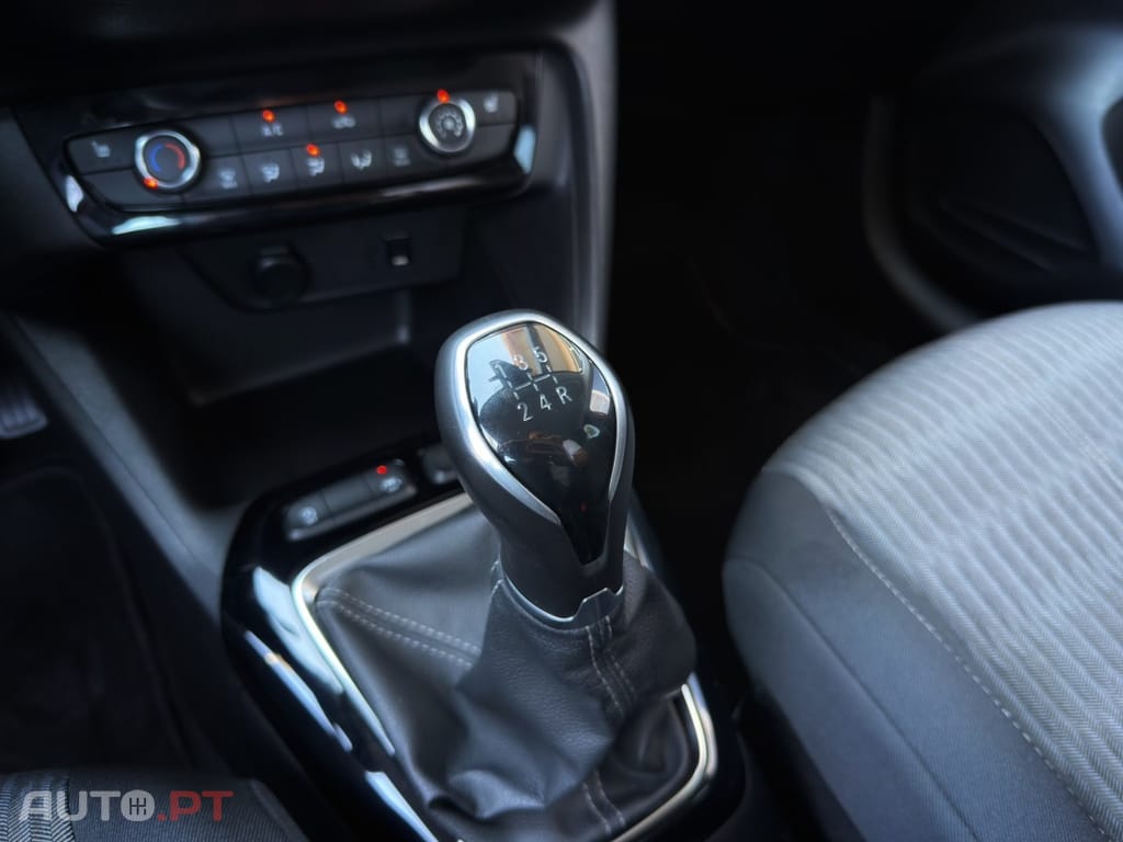 Opel Corsa 1.2 Business Edition — fotografia 13