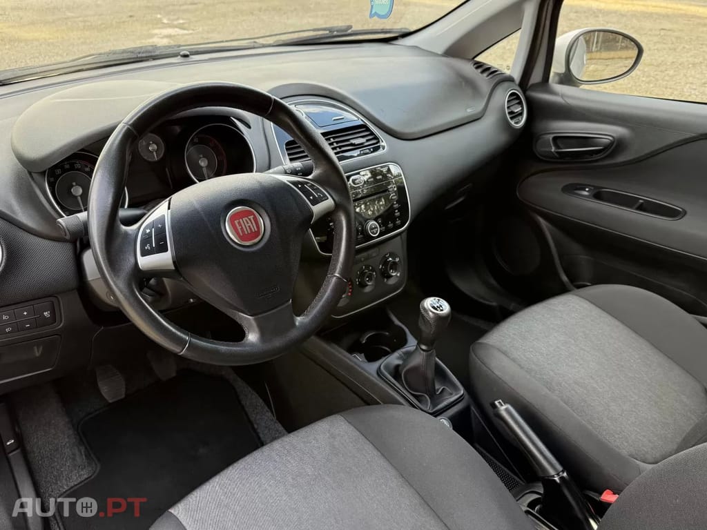 Fiat Punto 1.3 M-Jet Lounge Start&Stop — fotografia 13