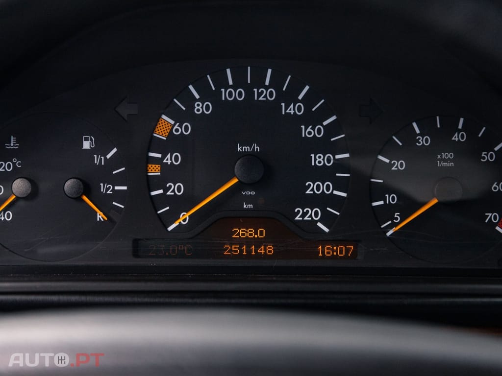Mercedes-Benz G 320 Auto