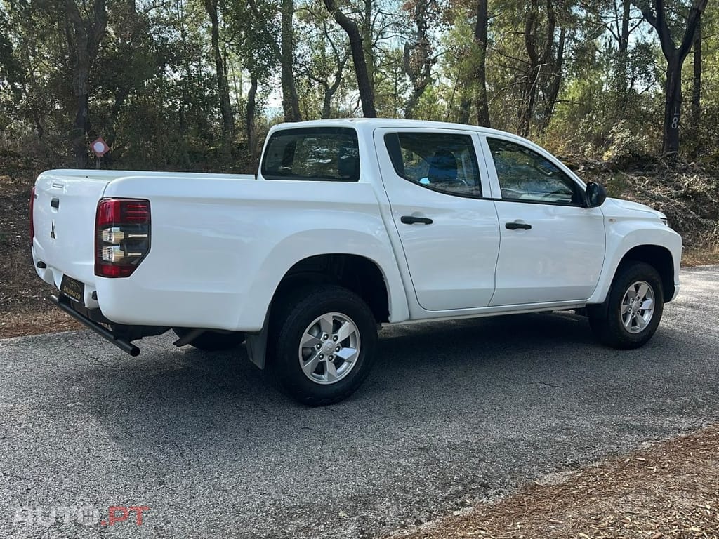 Mitsubishi L200 2.3 DI-D CD Invite 4WD