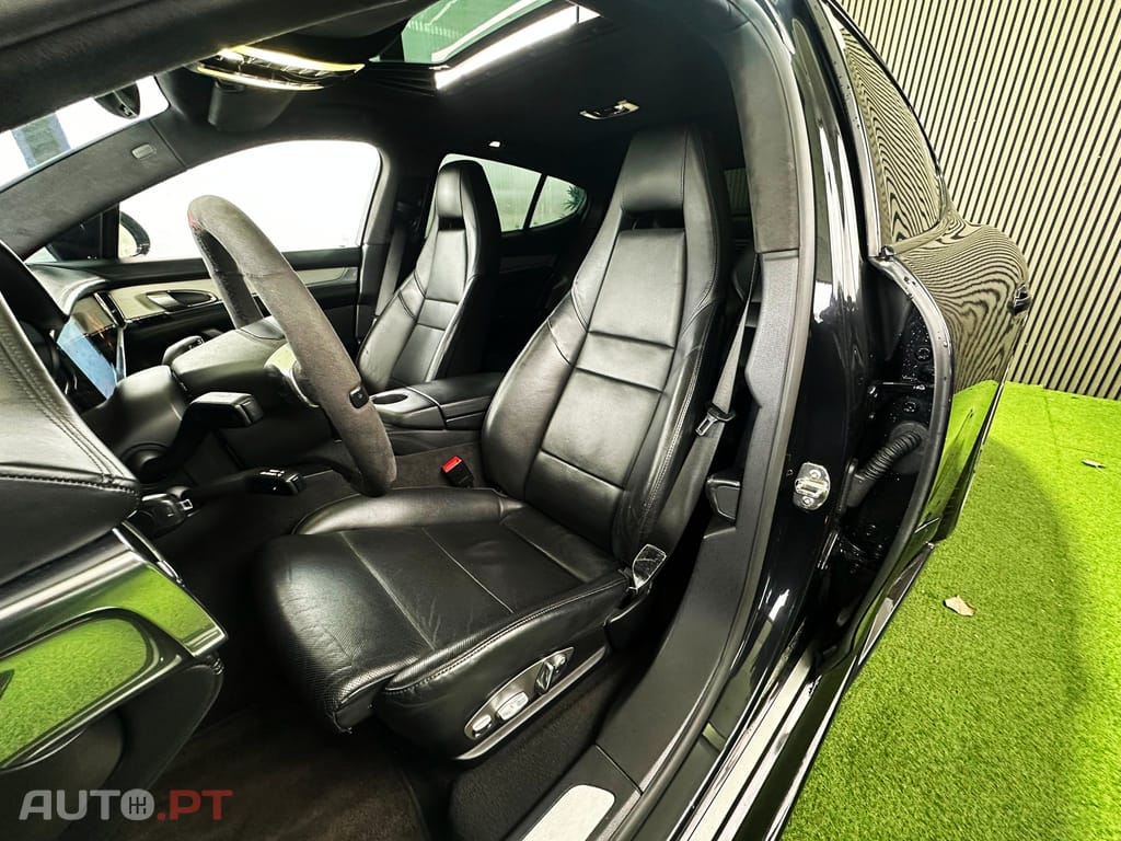 Porsche Panamera Turbo PDK