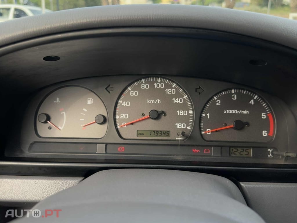Nissan Pick Up 2.5 TD D22 CD 4X4