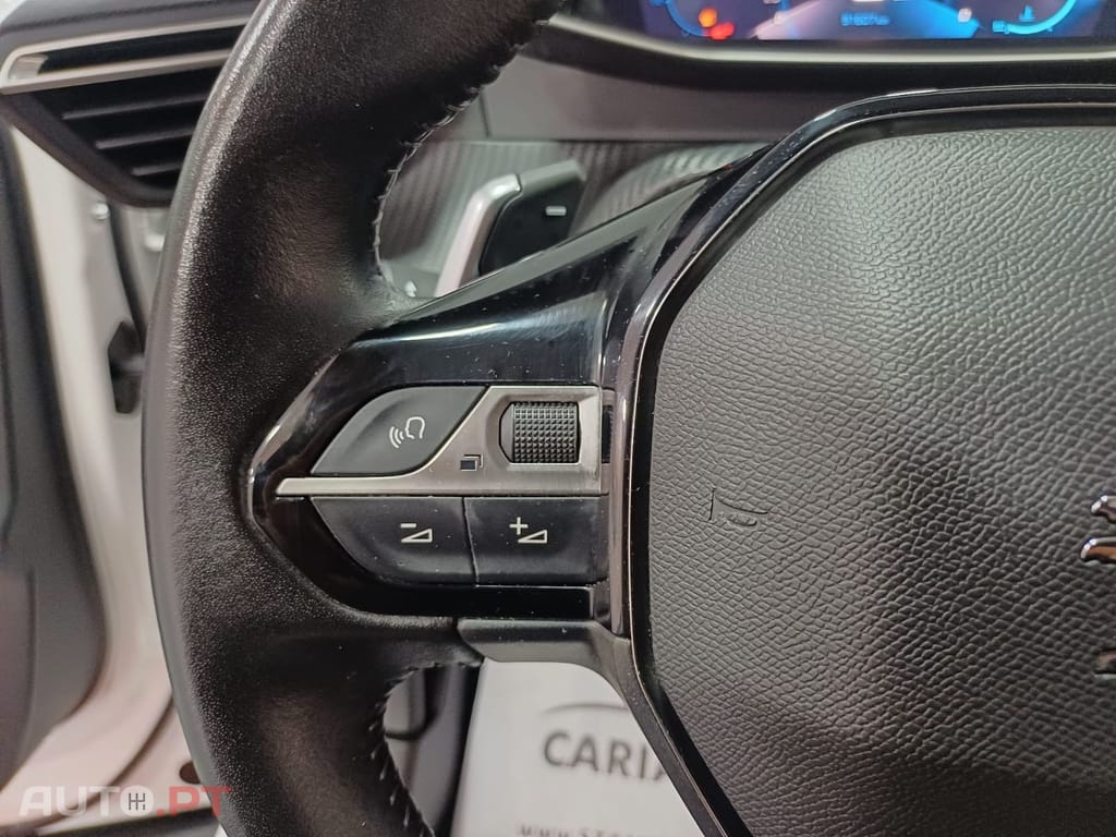 Peugeot 2008 1.2 PureTech Allure EAT8