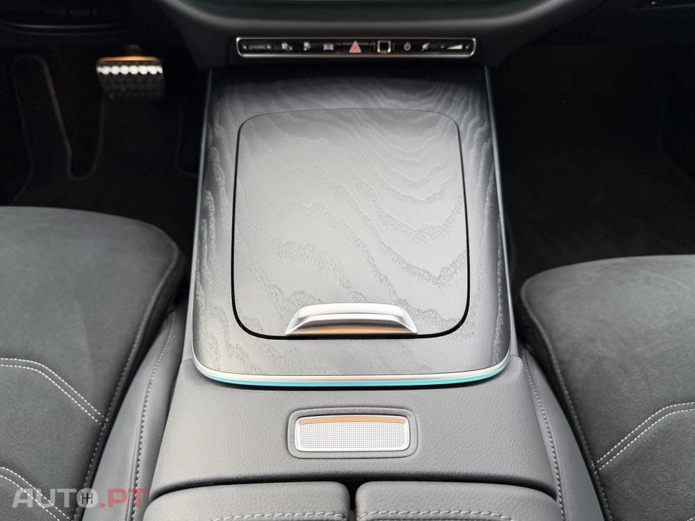 Mercedes-Benz E 300 e AMG Line