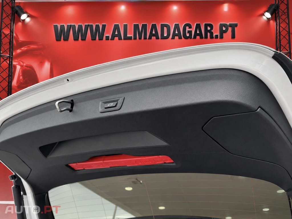 BMW 118 i Pack Desportivo M Auto