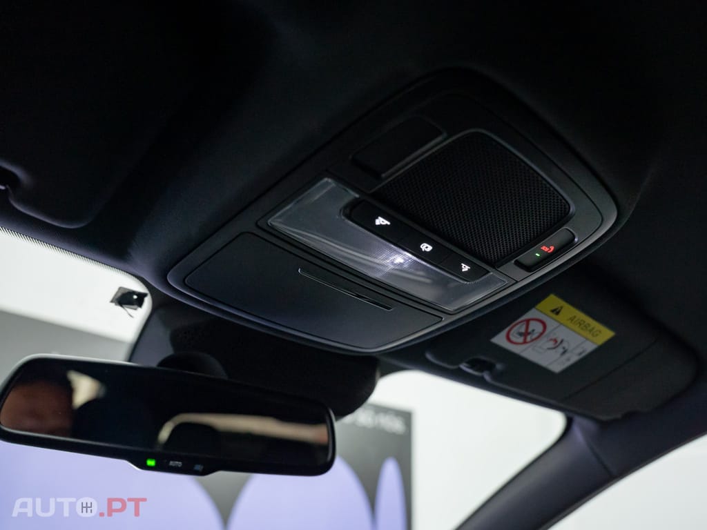 MG MG4 77 kWh Extended Range Luxury