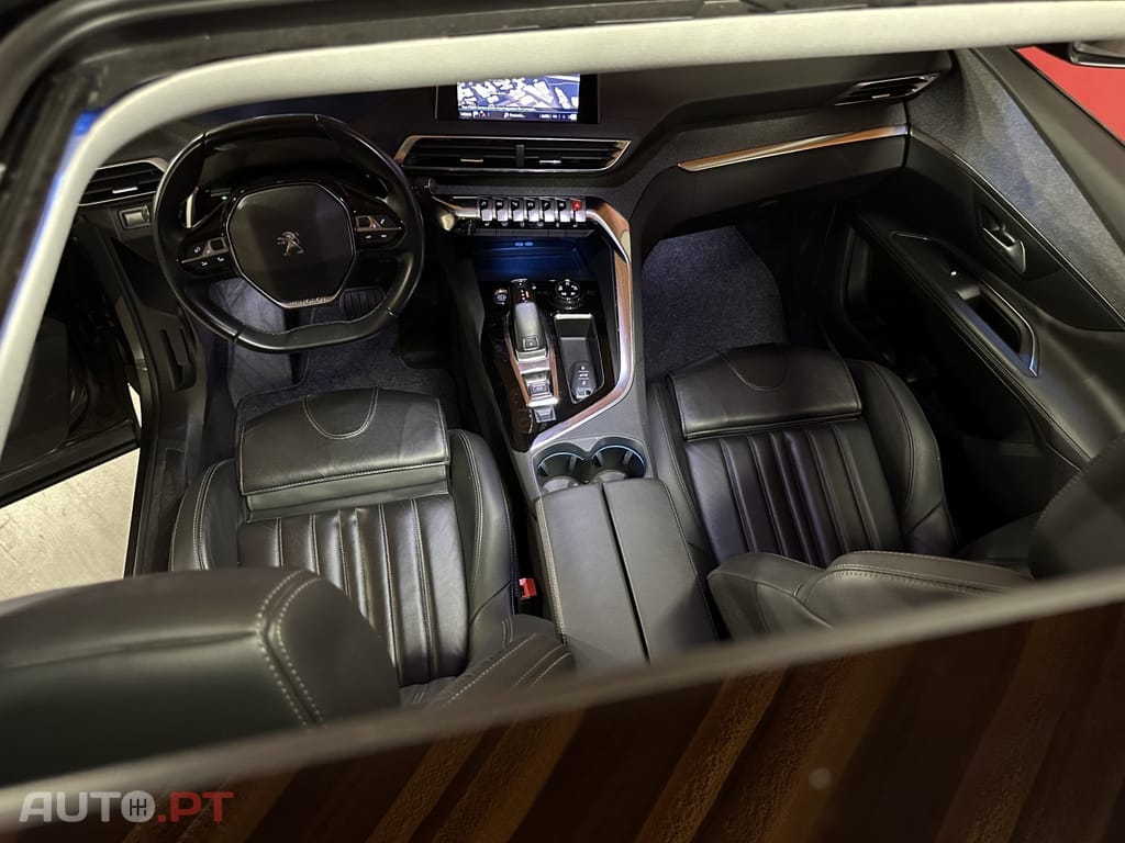 Peugeot 5008 1.2 PureTech Allure Pack EAT8
