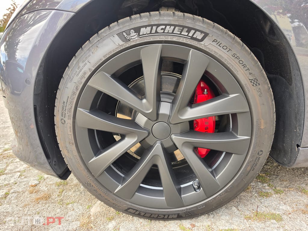 Tesla Model 3 SR Plus