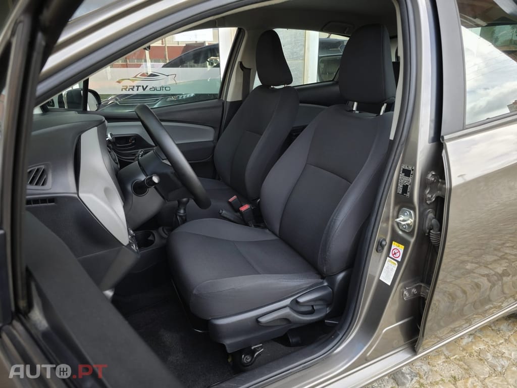 Toyota Yaris 1.0 VVT-i Comfort +PS Style+P.Techno