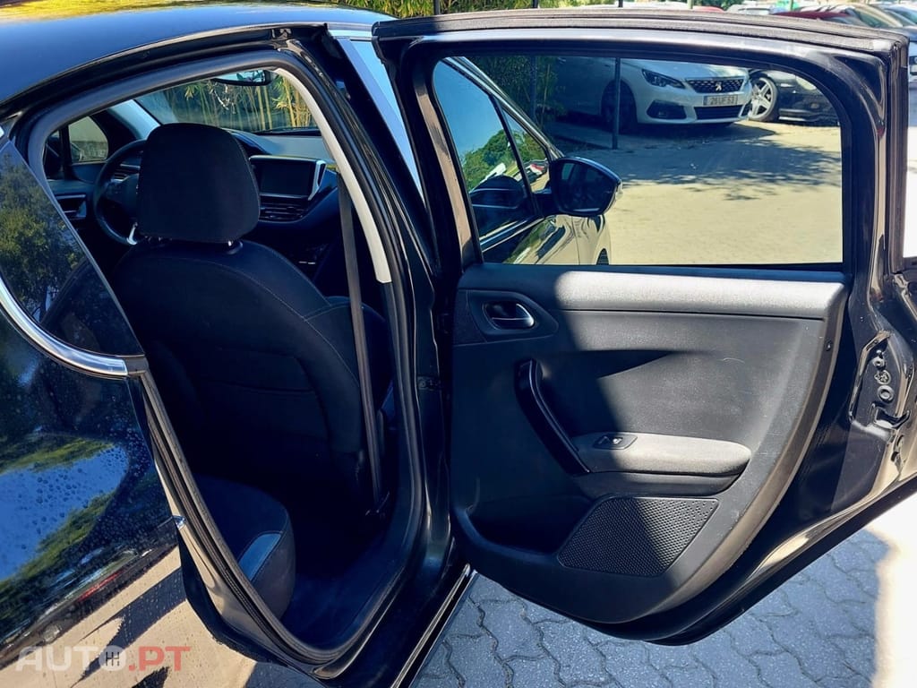 Peugeot 208 1.2 VTi Active