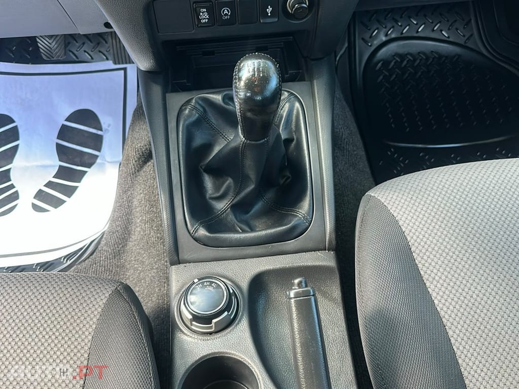 Mitsubishi L200 2.3 DI-D CD Invite 4WD