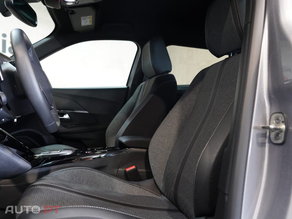 Peugeot 2008 1.2 PureTech Allure EAT8
