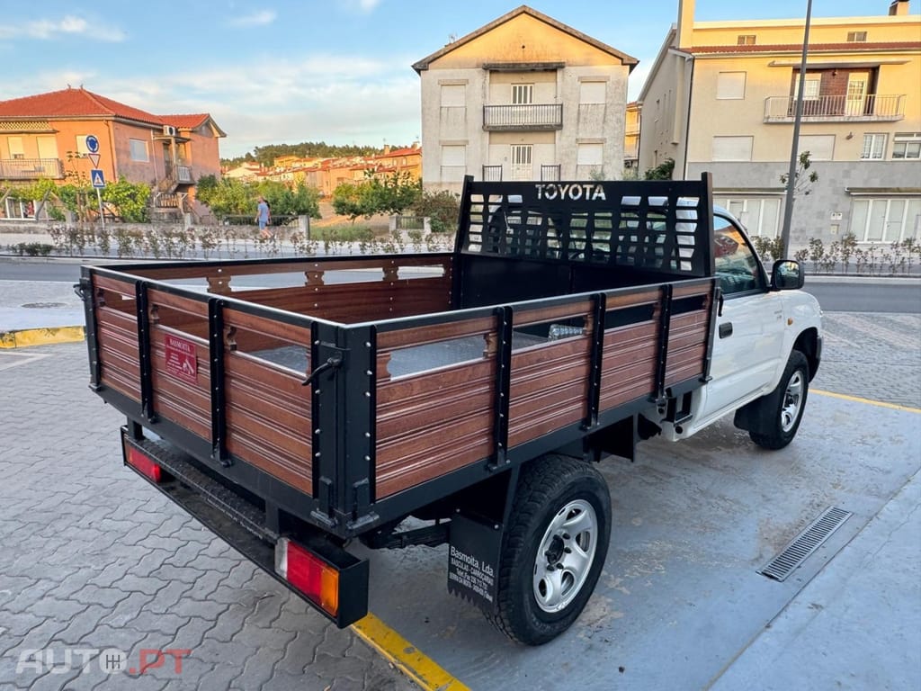 Toyota Hilux 2.5 4x4 2 lugares
