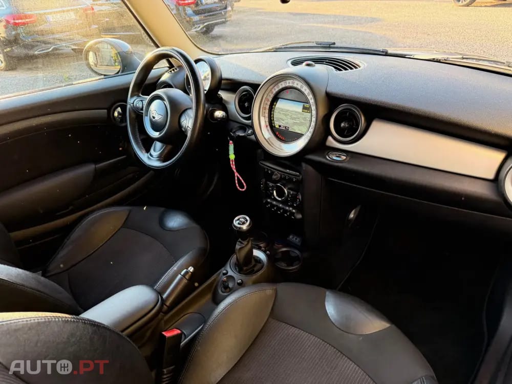 MINI Cooper Cooper D