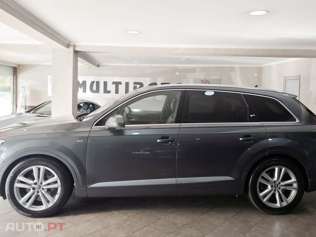 Audi Q7 3.0 TDi quattro S-line Tiptronic 7L