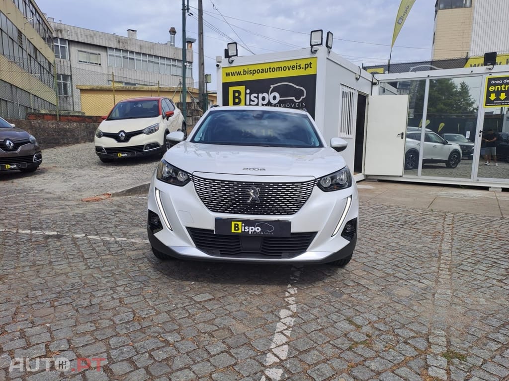 Peugeot E-2008 50 kWh Allure Pack