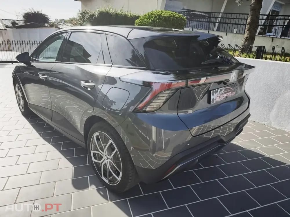 MG MG4 64 kWh Luxury