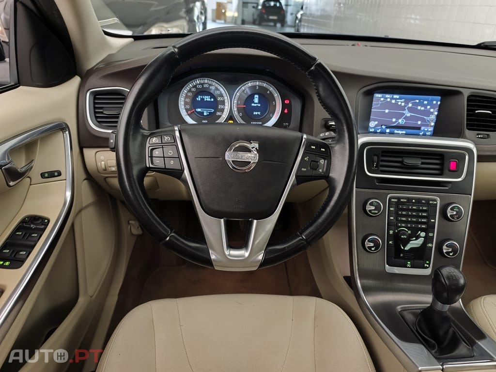 Volvo V60 2.0 D4 Momentum