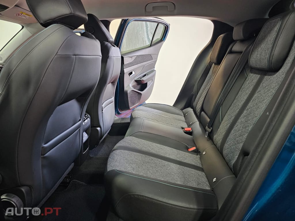 Peugeot 408 1.6 Hybrid Allure e-EAT8