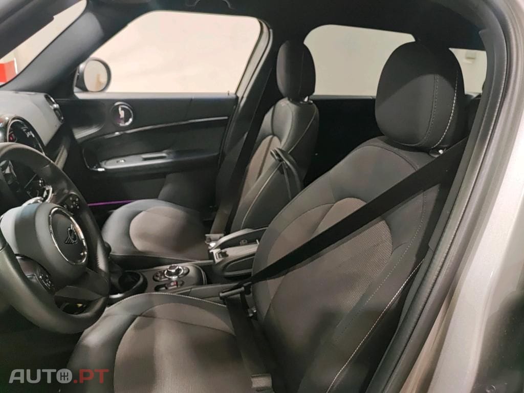 MINI Countryman Cooper SE Premium Essential Auto
