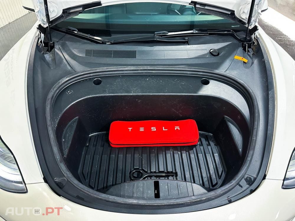 Tesla Model 3 Long Range AWD Dual Motor