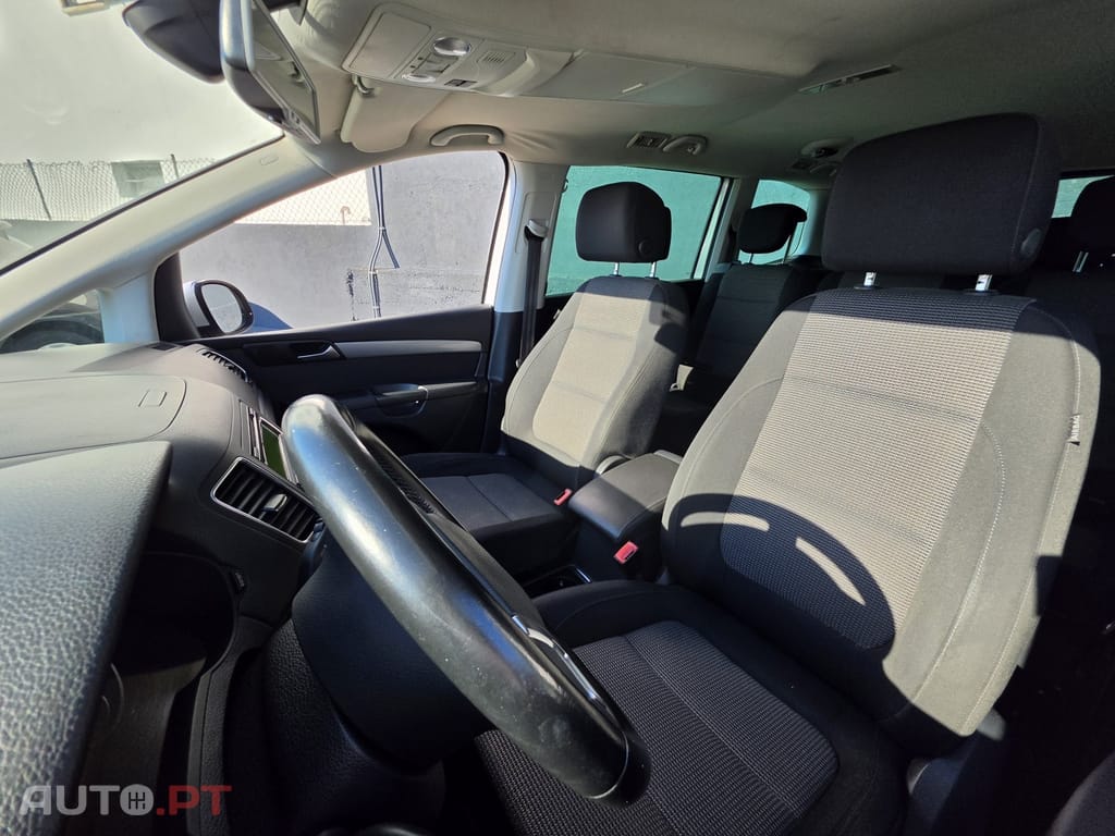 Volkswagen Sharan 2.0 TDI Confortline — fotografia 4