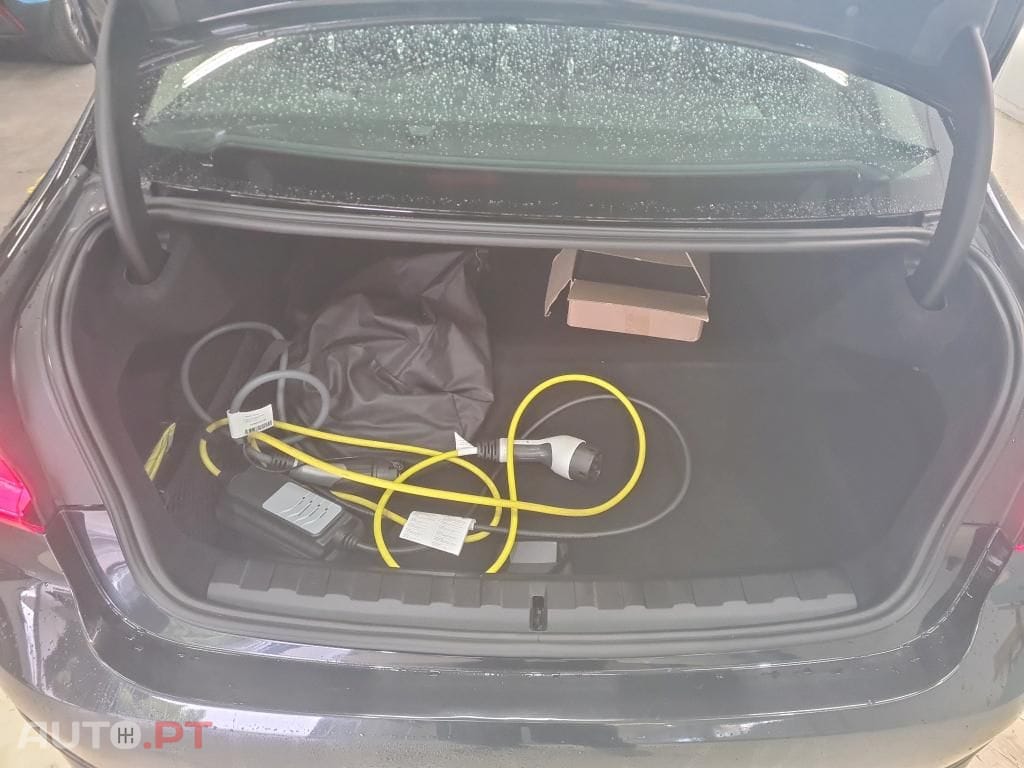 BMW 330 e Corporate Edition Auto