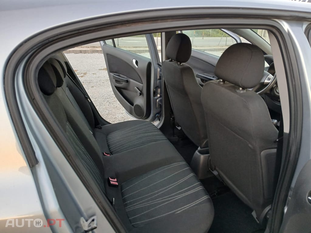 Opel Corsa 1.2 Enjoy