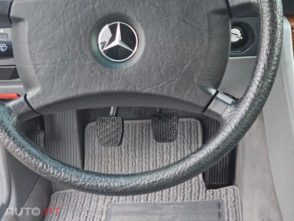 Mercedes-Benz 300 D
