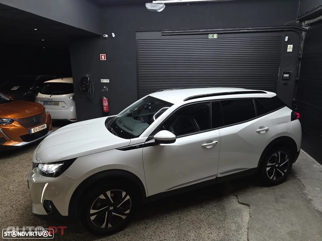 Peugeot E-2008 50 kWh Allure Pack