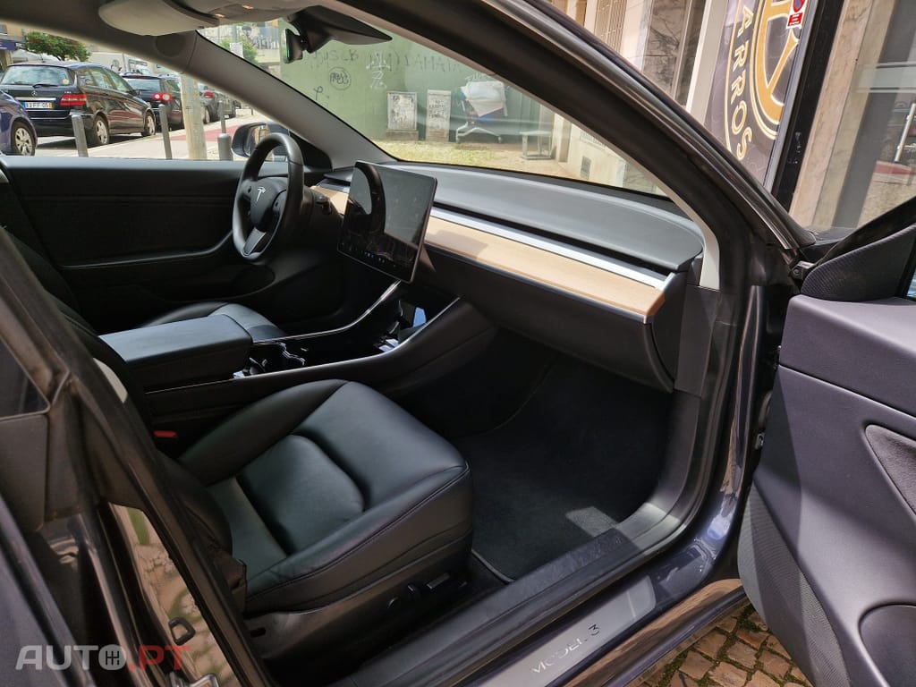 Tesla Model 3 Long-Range Dual Motor AWD