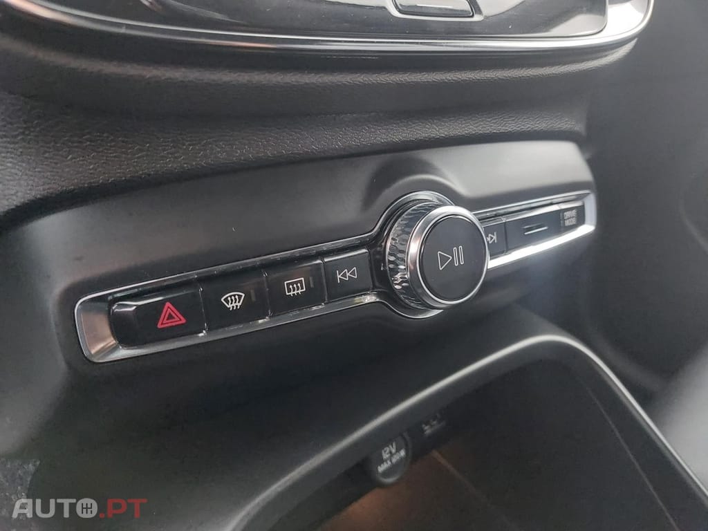 Volvo XC40 1.5 T2 Momentum Plus