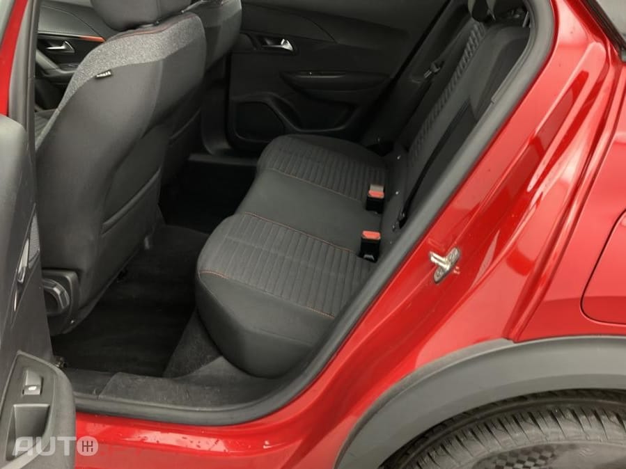 Peugeot 2008 1.2 PureTech Active Pack EAT8