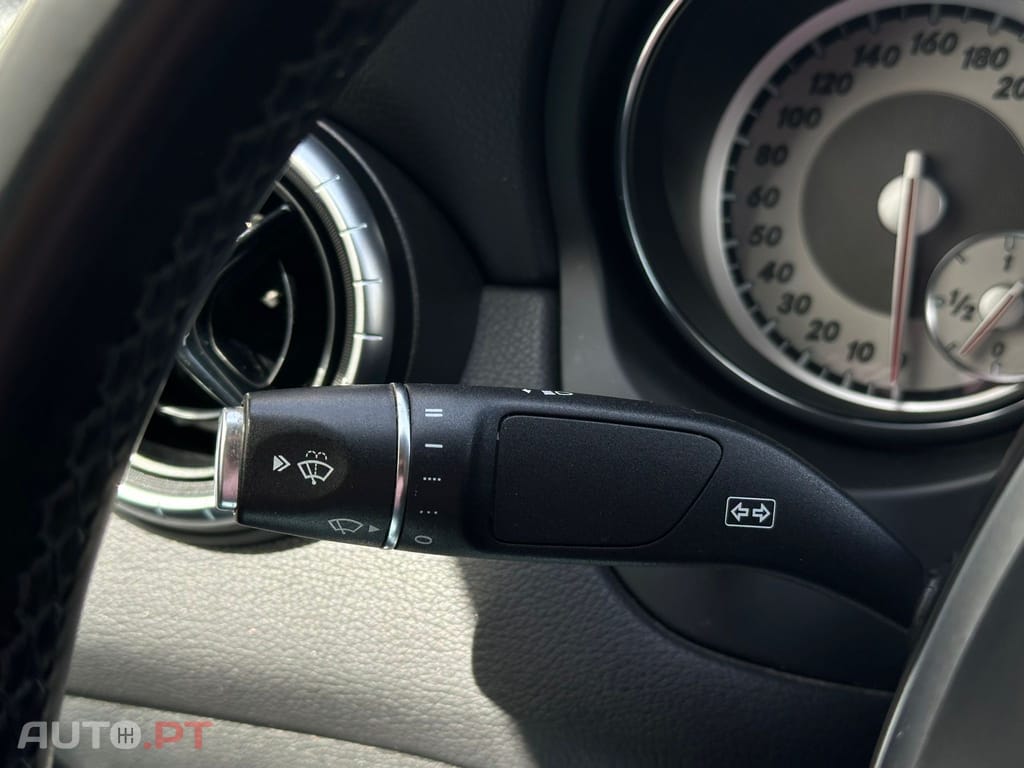 Mercedes-Benz CLA 180 d 7G-DCT Urban