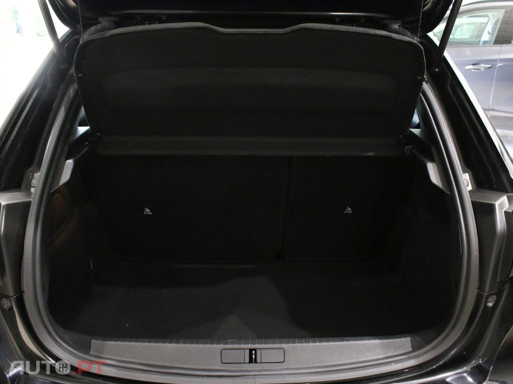 Peugeot 208 PureTech 100 EAT8 Active
