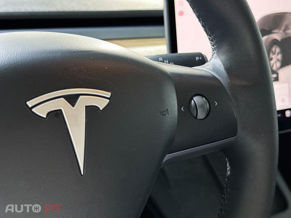 Tesla Model Y Long Range Dual Motor AWD