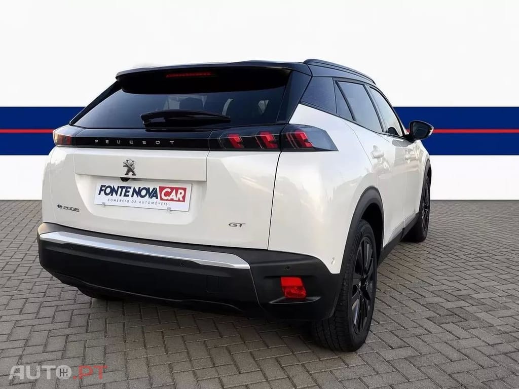 Peugeot e-2008 GT Pack — fotografia 8