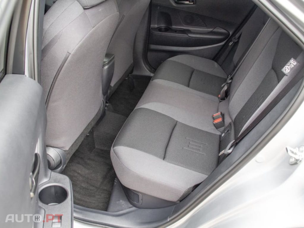 Toyota C-HR I.V.A DEDUTIVEL 1.8 Hybrid Team