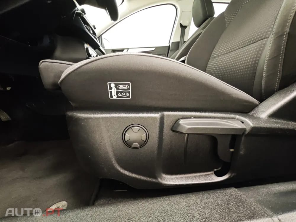 Ford Focus SW 1.0 EcoBoost MHEV Connected