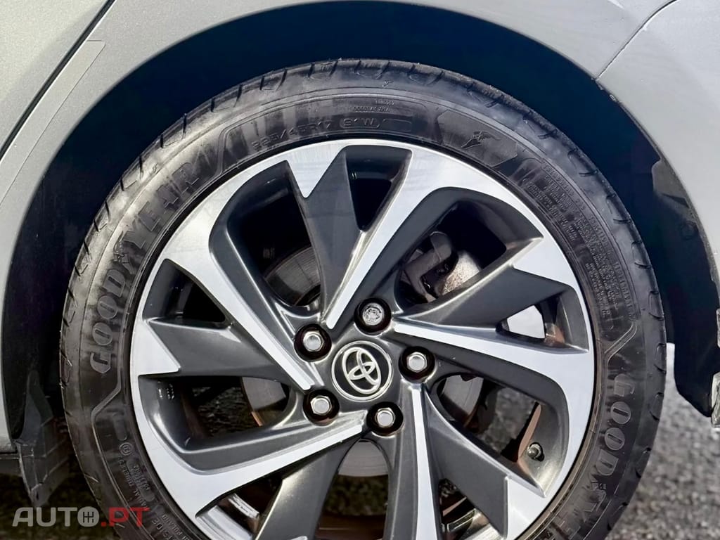 Toyota Auris Touring Sports Confort P. Sports