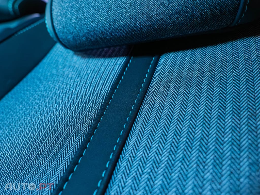 Peugeot 3008 1.2 Hybrid Allure e-DCS6