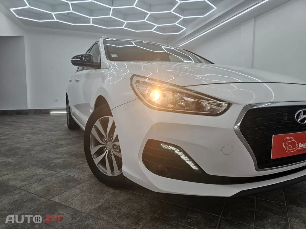 Hyundai i30 1.0 T-GDi Comfort+Navi — fotografia 10